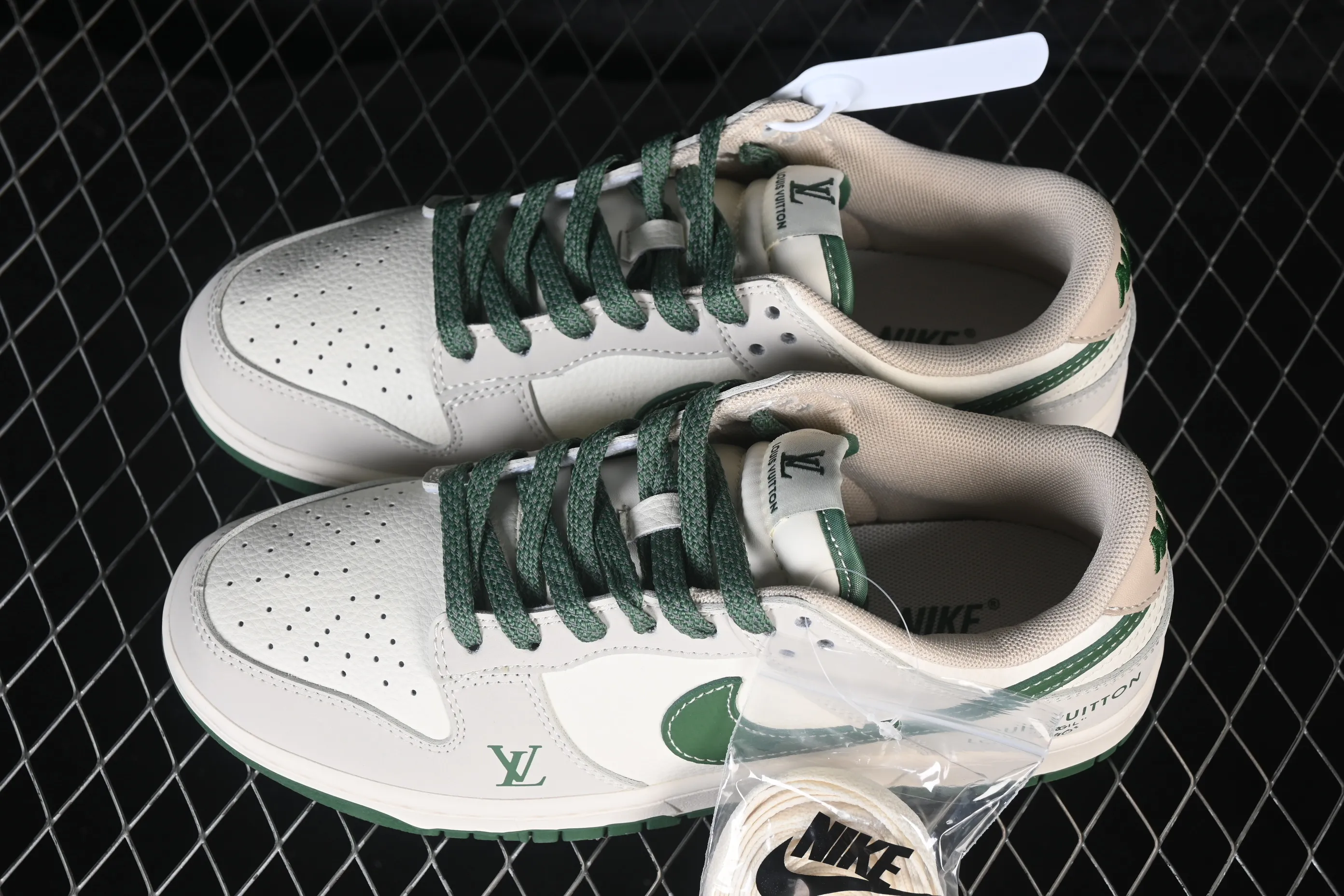 All categories Nk SB Dunk Series Nk SB Dunk Low High-end customized low-top sneakers Nike SB Dunk Low joint beige military green Anniversary high-end customized low-top casual sneakers JP1628-001